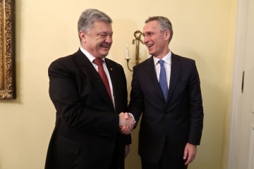 Порошенко обговорив зі Столтенбергом співпрацю Україна-НАТО