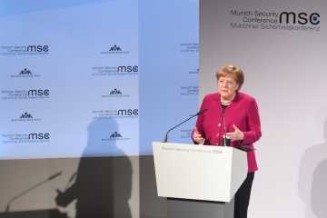 Україна має залишатися країною-транзитером газу - Меркель