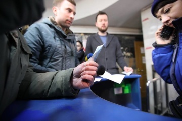 В Харькове блокировали турникеты, требуя проезд в метро по старому тарифу