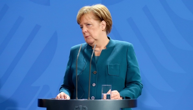 Merkel invita a Zelensky a visitar Berlín