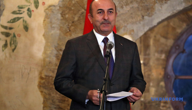 Çavuşoğlu: Turquía jamás reconocerá la anexión de Crimea
