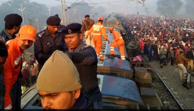 В Індії зійшов із рейок потяг, шестеро загиблих