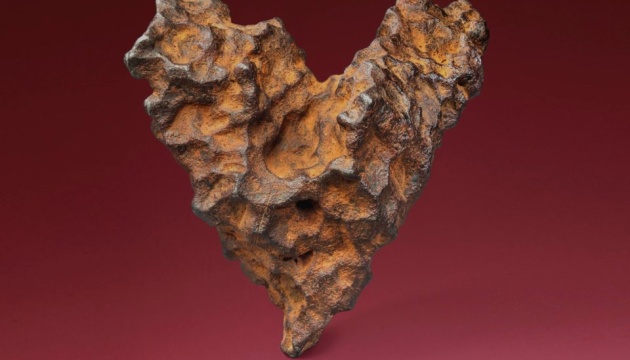 Серцеподібний шматок метеорита піде з молотка до Дня закоханих