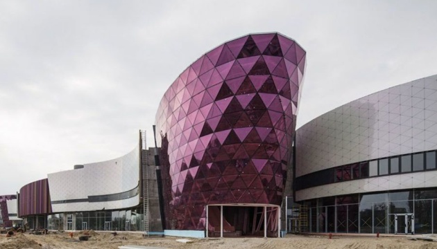 У Києві пустили з молотка недобудований ТРЦ Respublika Фірташа