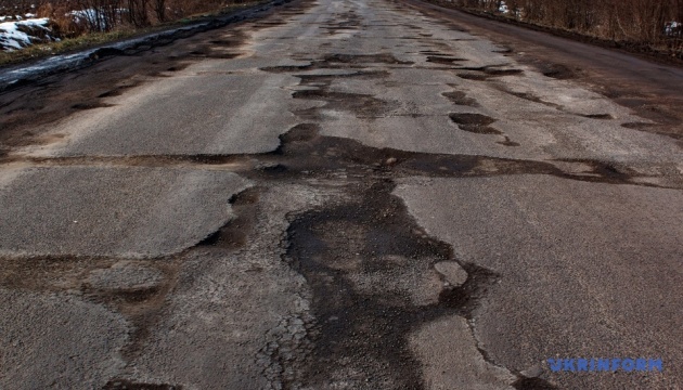 Москаль назвав дві умови, за яких розпочнуть ремонт доріг на Закарпатті