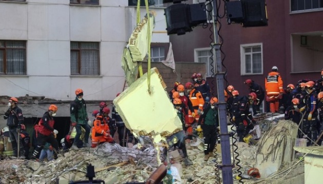 Обвал будинку в Стамбулі: кількість загиблих зросла до 10 Обвал будинку в Стамбулі: кількість загиблих зросла до 10