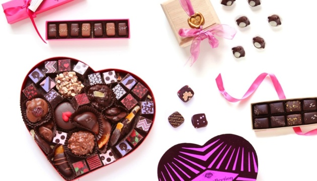 Японки відмовляються дарувати шоколад колегам на День закоханих