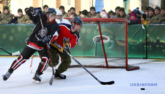 У Львові канадські військові грали у хокей з “Галицькими левами”