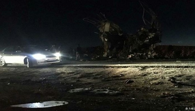 В Ірані підірвали вантажівку з вибухівкою, десятки загиблих В Ірані підірвали вантажівку з вибухівкою, десятки загиблих