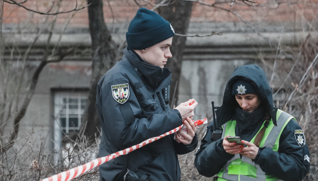 Біля школи в центрі Києва знайшли гранату
