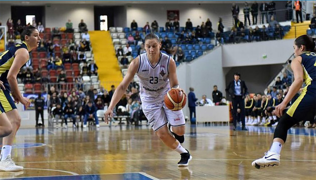 Баскетбол: команда Ягупової і Науменко здобула 19 перемогу поспіль у Туреччини