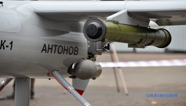 Українські військові дрони: від склянки з гранатою до ударного хайтеку