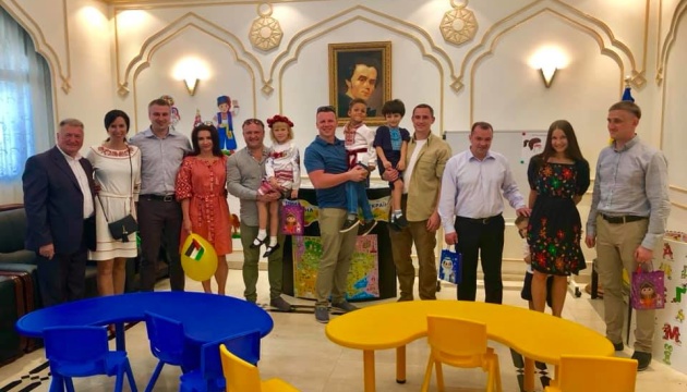 Учасники АТО/ООС завітали до української школи в Абу-Дабі