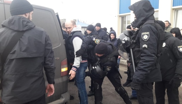Під Одесою поліція затримала автобуси з озброєними 