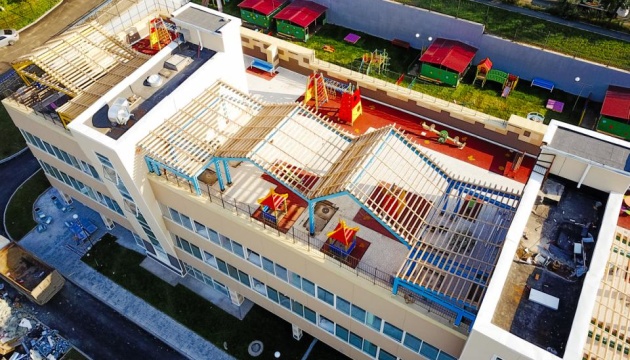 В Україні дозволили будувати дитячі майданчики на дахах