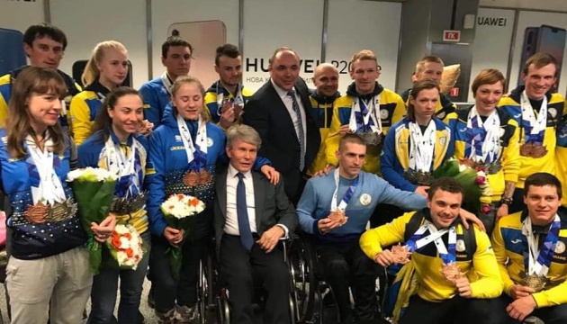 Порошенко привітав українських паралімпійців із перемогою на ЧС із зимових видів спорту Порошенко привітав українських паралімпійців із перемогою на ЧС із зимових видів спорту