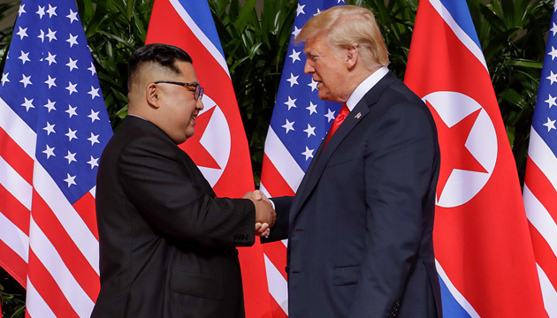 Трамп запропонував Кім Чен Ину потиснути руки на кордоні двох Корей