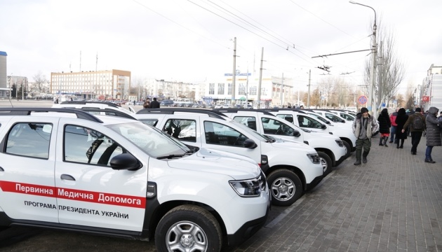 Сільські амбулаторії Луганщини отримали 11 нових авто