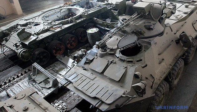 Im Oktober bekam ukrainische Armee von Ukroboronprom fast 700 Waffeneinheiten