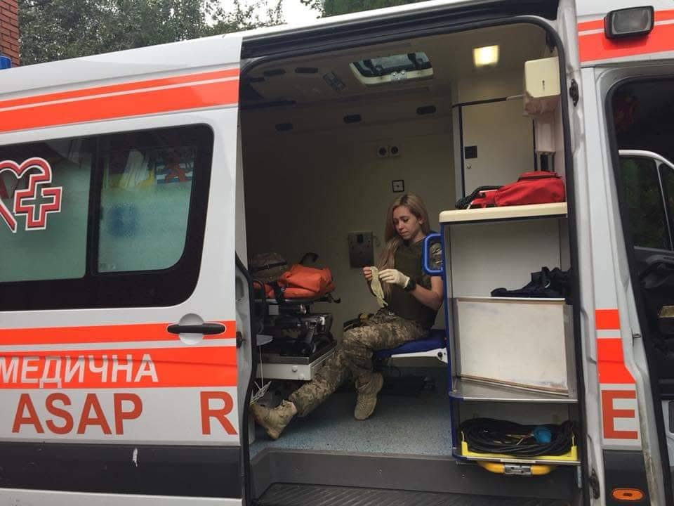 Реанімобіль, переданий волонтерській цивільній службі порятунку «ASAP RESCUE» волонтерською організацією «Ukraїnka — Asbl Об’єднання українок Люксембургу». Він укомплектований медикаментами та засобами, необхідними для роботи парамедиків на фронті.