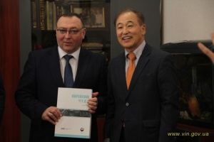 На Вінниччині медуніверситет, онкоцентр та корейська компанія створять центр із розробки ліків від раку