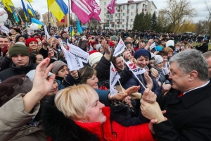How Poroshenko Could Win and Zelenskiy Could Lose