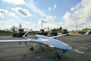ウクライナ軍、トルコから購入した無人戦闘機の試験飛行に成功