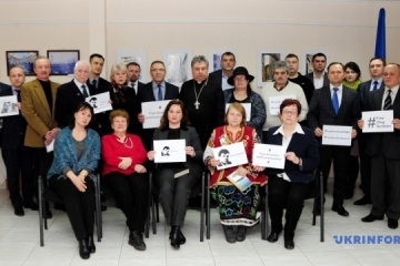 In Chisinau Gemäldeausstellung von Roman Suschtschenko eröffnet
