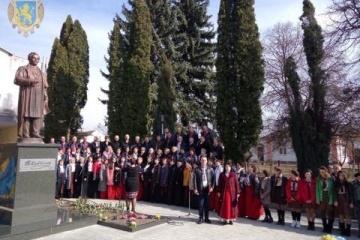 У райцентрі Буськ на Львівщині відкрили пам`ятник Кобзареві