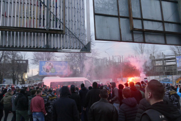 Les activistes du Corps national se sont opposés à la police lors de la visite de Porochenko à Tcherkassy