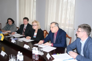 Денісова зустрілася з головою Місії ОБСЄ зі спостереження за виборами Президента