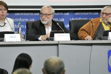 “Влада розбещує”: група