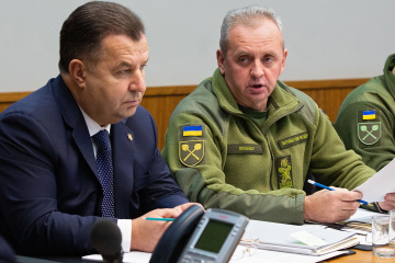 Полторака і Муженка хочуть запросити на