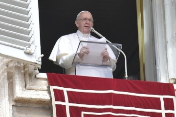 Papa Francisco: Estoy siempre pendiente de la población ucraniana golpeada cada día por una lluvia de misiles