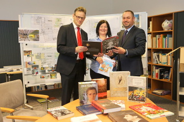 Бібліотеці в Дюссельдорфі подарували 100 українських книг