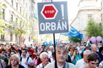 Венгры протестуют против академических реформ премьера Орбана