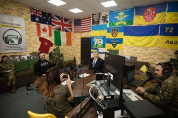 Президент: В спину удар українській армії я не дозволю нанести