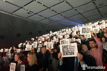 Кінофестиваль Docudays відкрився флешмобом на підтримку Олега Сенцова