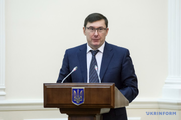Перша спроба повернути Україну під Кремль була, коли Кучма заговорив про НАТО - Луценко