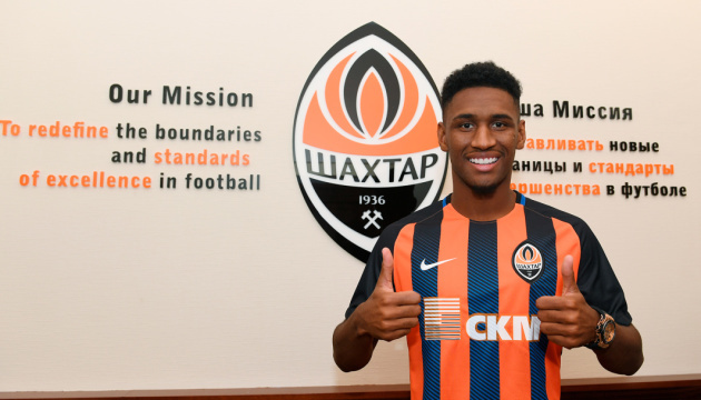 Shakhtar Donetsk signs Brazilian Tete