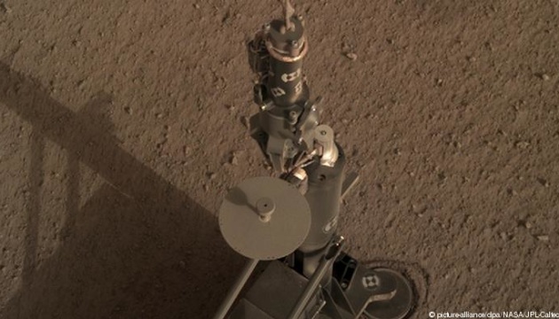 Зонд уперше пробурив поверхню Марса
