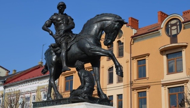 У Мукачеві відкрили перший кінний пам'ятник Святому Мартину