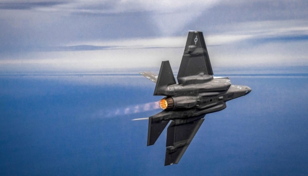 Лише половина винищувачів Пентагону F-35 готові до виконання завдань – Bloomberg