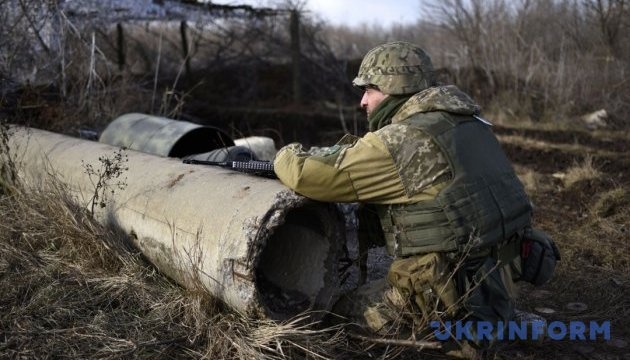 Окупанти обстріляли позиції ЗСУ із забороненої зброї, загинув військовий