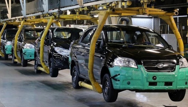 Українські заводи у лютому випустили 314 авто