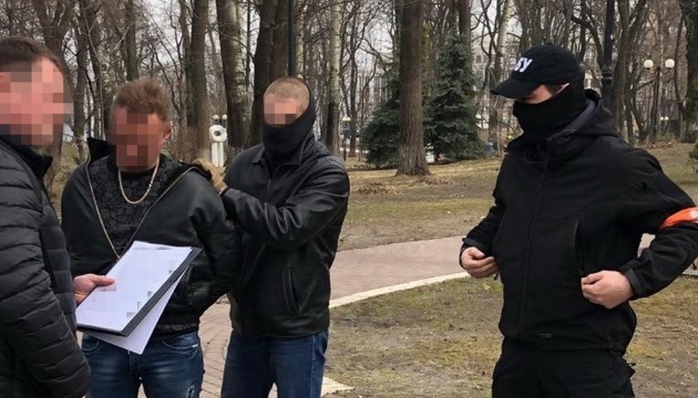 Радник МВС вимагав хабар у власників київських ломбардів