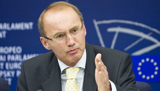 Росія гібридно розколює ЄС – депутат Європарламенту від Австрії