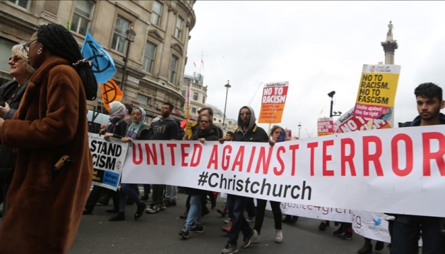 У Лондоні пройшла багатотисячна хода проти терору і расизму