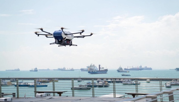 Airbus випробовує доставку вантажів на судно дроном