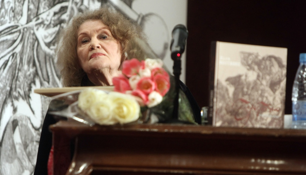 Ліні Костенко – 92 роки. Читаємо пророцтва геніальної українки